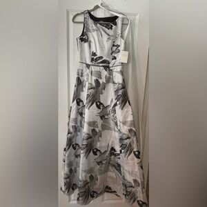 Elegant Black and White Floral Maxi Dress